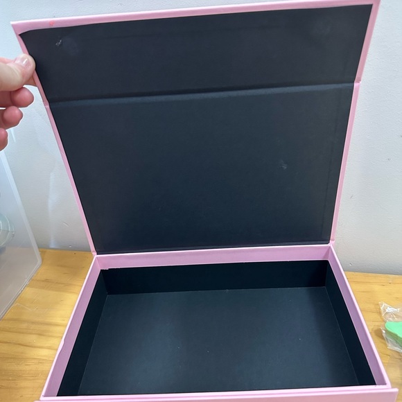 Jeffree star limited edition cookie cutter set in box crown star cookie press - Picture 3 of 9